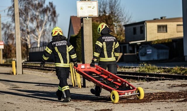 Dreifacher A3-Unfall am Weihnachtsfeiertag: Feuerwehr Königswinter im Einsatz