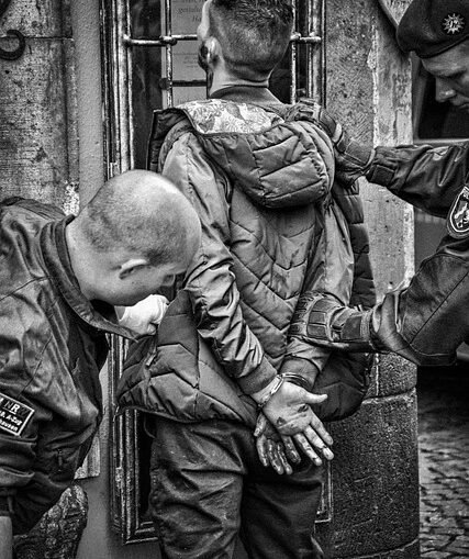 Täter nach brutalen Raubüberfällen in Neuss ermittelt