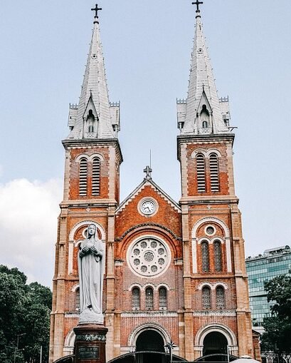 Vietnam: 14 Arbeiter bei Sturz von 35 Meter hohem Baugerüst in Ho-Chi-Minh-Stadt verletzt