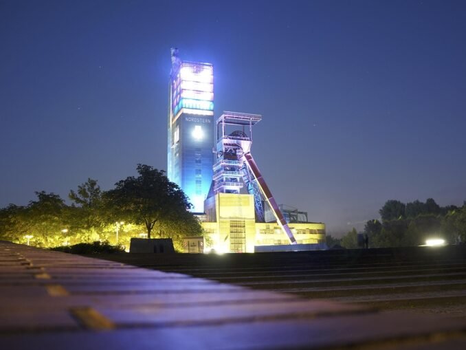 zeche nordstern, steinkohlebergwerk, steinkohle, kohle, zeche, nordstern, förderturm, industrie, ruhrgebiet, gelsenkirchen, gelsenkirchen, gelsenkirchen, gelsenkirchen, gelsenkirchen, gelsenkirchen - Bild von Schlauti