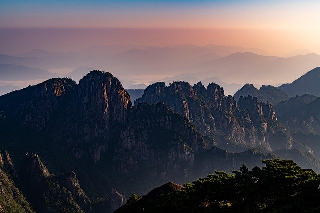 Chinas Industrieproduktion steigt im Dezember um 6,8 Prozent, Einzelhandelsumsatz wächst um 5,5 Prozent