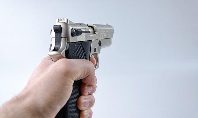 Raubserie in Aachen und Eschweiler: Massage-Salon und Frau im Wäschekeller überfallen